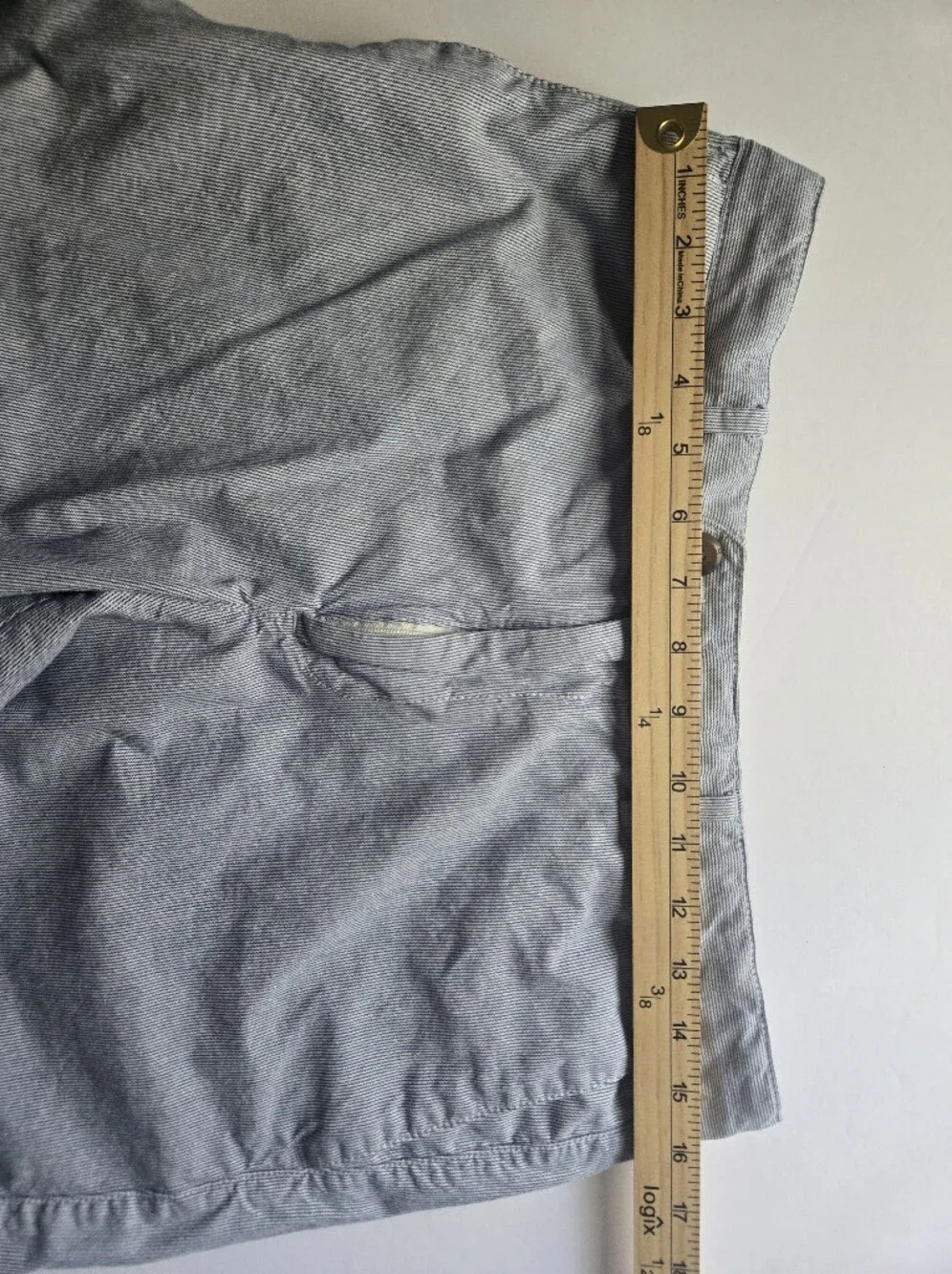 Banana Republic Light Blue Seersucker Flat‑Front Shorts 32